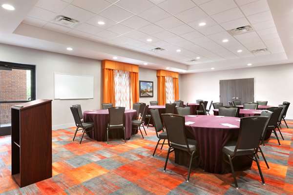  - Hampton Inn Cleveland Airport North Olmsted - I-480, Exit 6