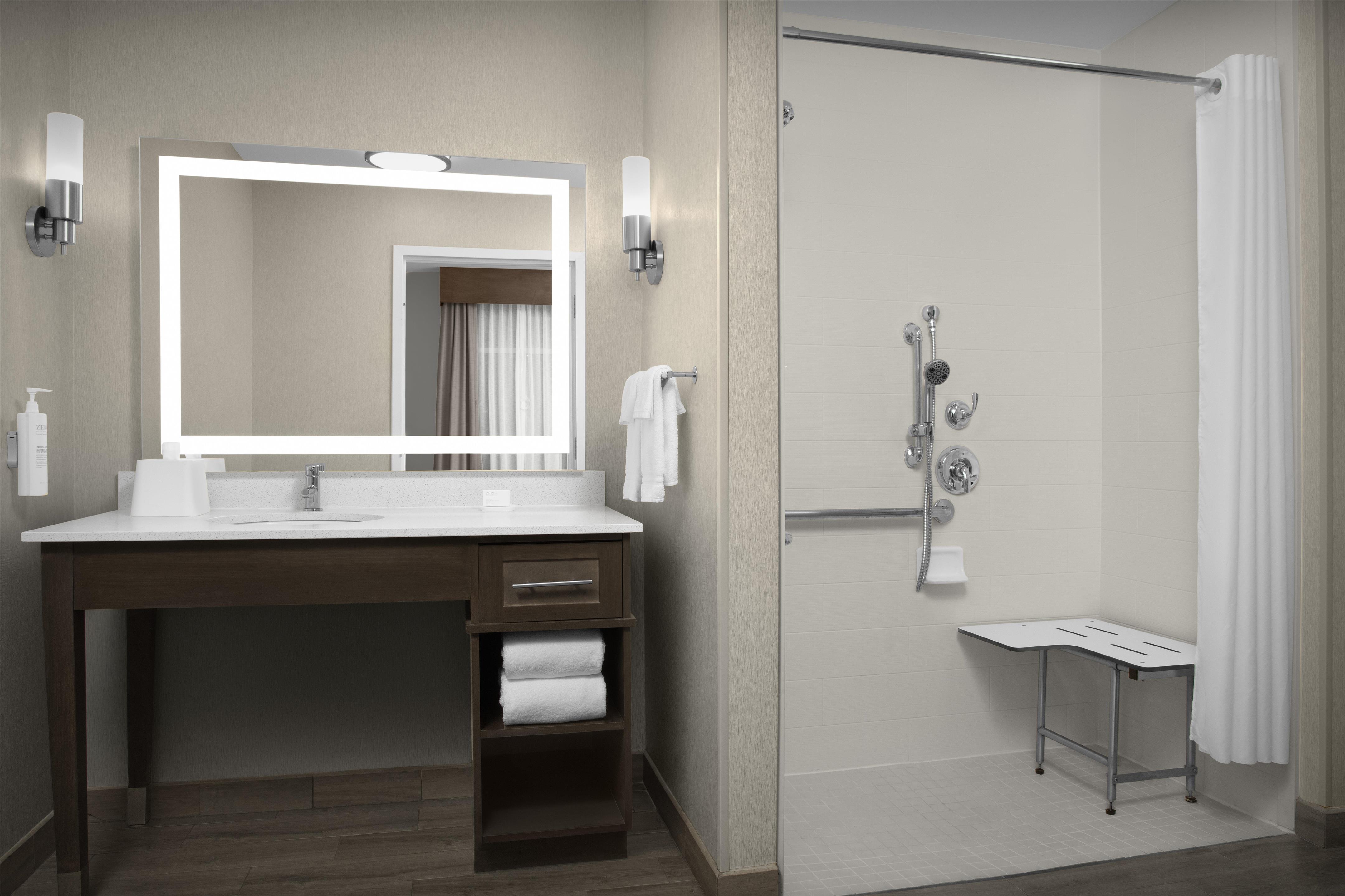 Guest room bath