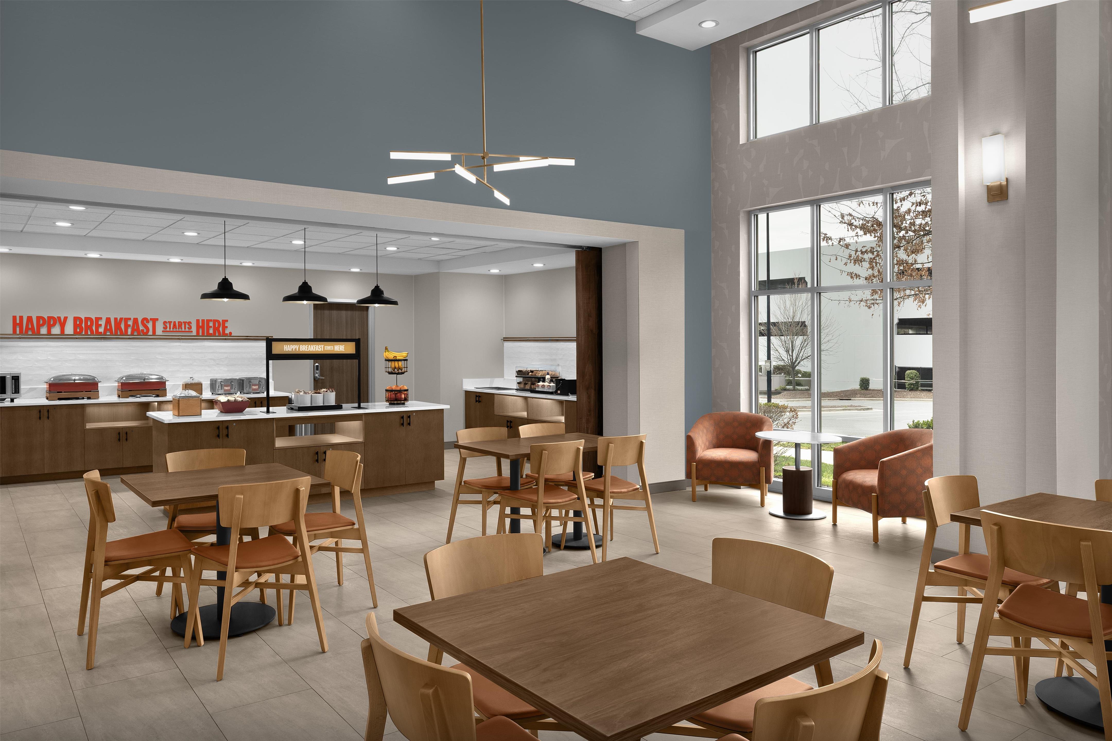 Breakfast Area | Hampton Inn & Suites Charlotte/Ballantyne