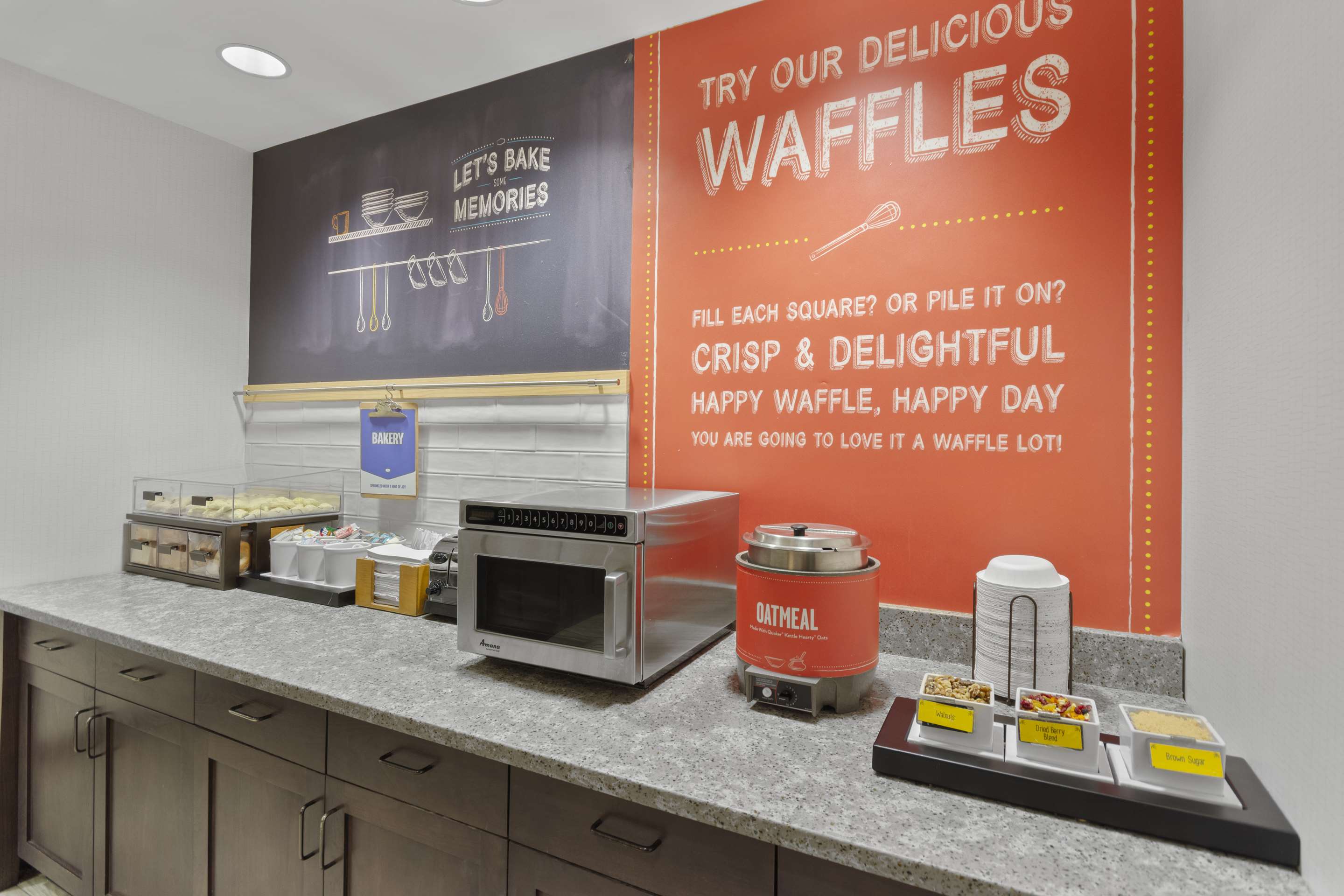 Breakfast Area | Hampton Inn And Suites By Hilton Columbus Scioto Downs