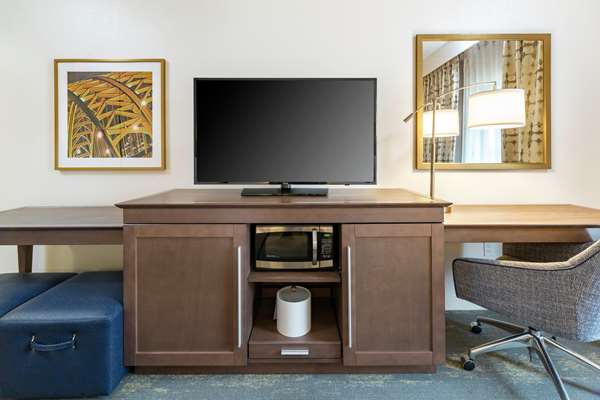  - Hampton Inn & Suites Newport - I-471, Exit 5