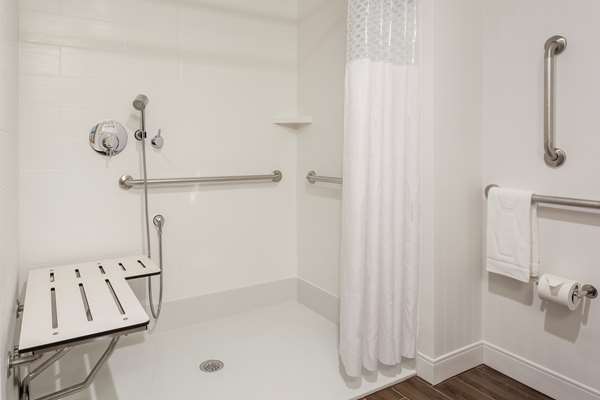  - Hampton Inn & Suites Newport - I-471, Exit 5