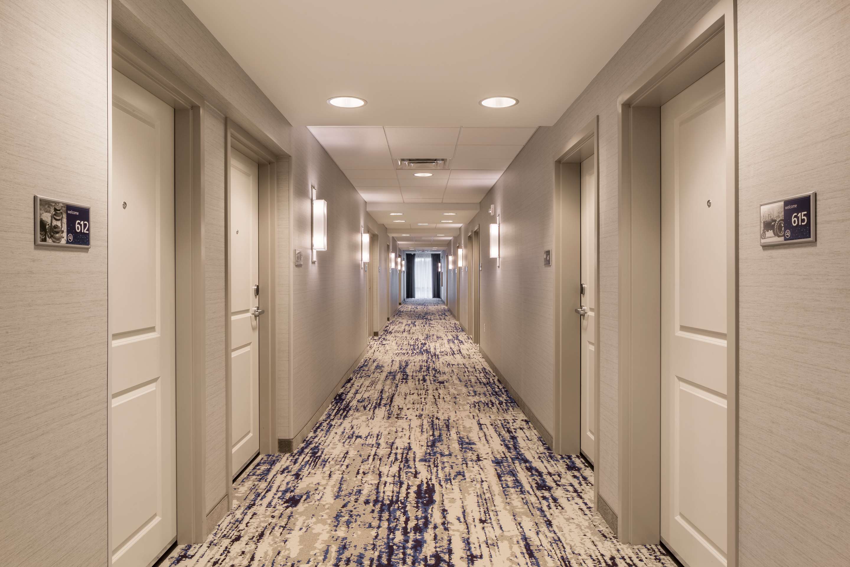 Reception | Hampton Inn & Suites Newport/Cincinnati