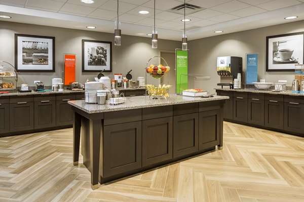 Restaurant - Hampton Inn & Suites Newport - I-471, Exit 5