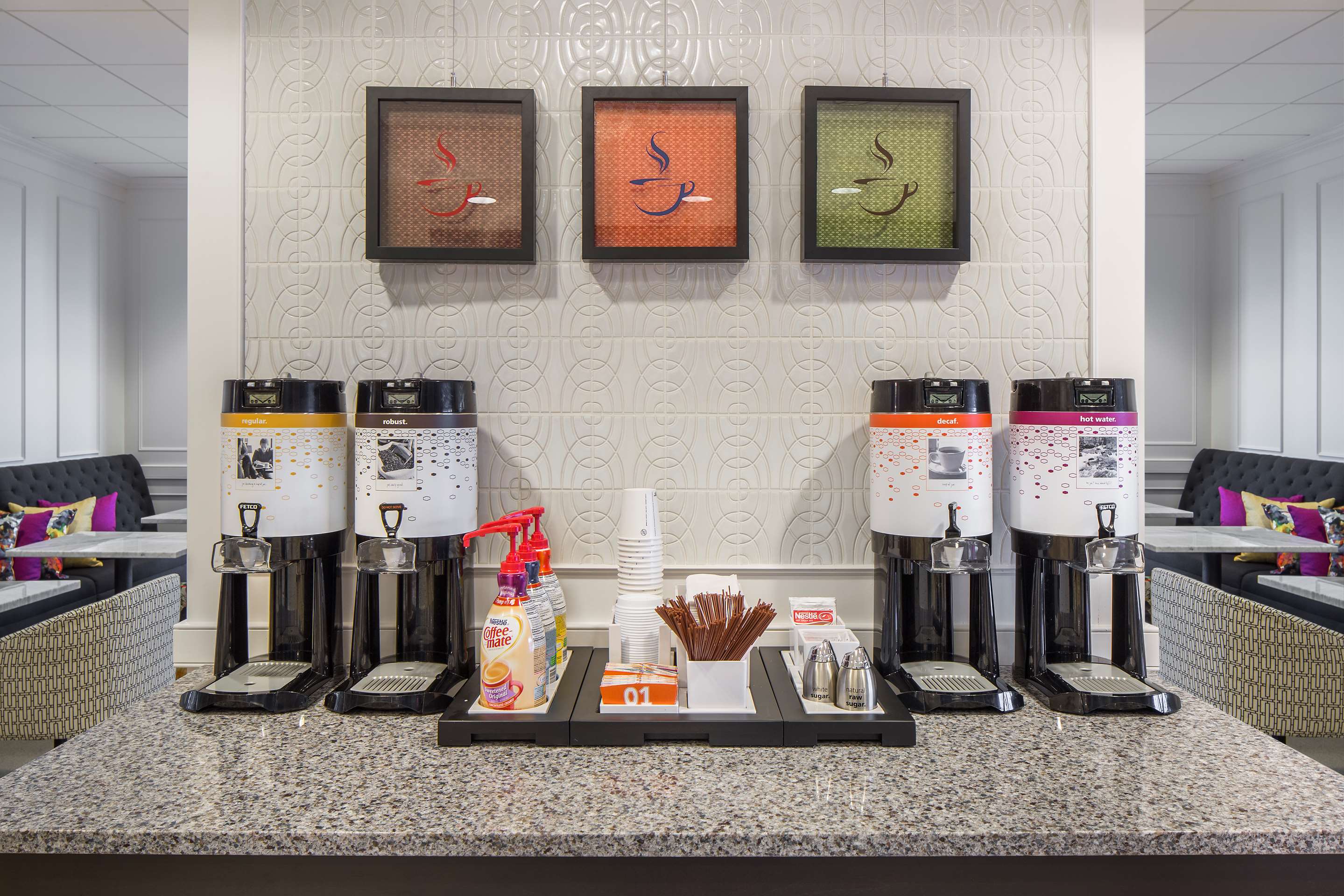 Restaurant | Hampton Inn & Suites Newport/Cincinnati