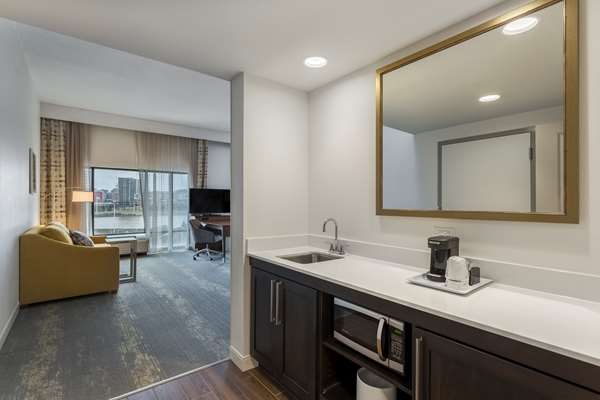  - Hampton Inn & Suites Newport - I-471, Exit 5