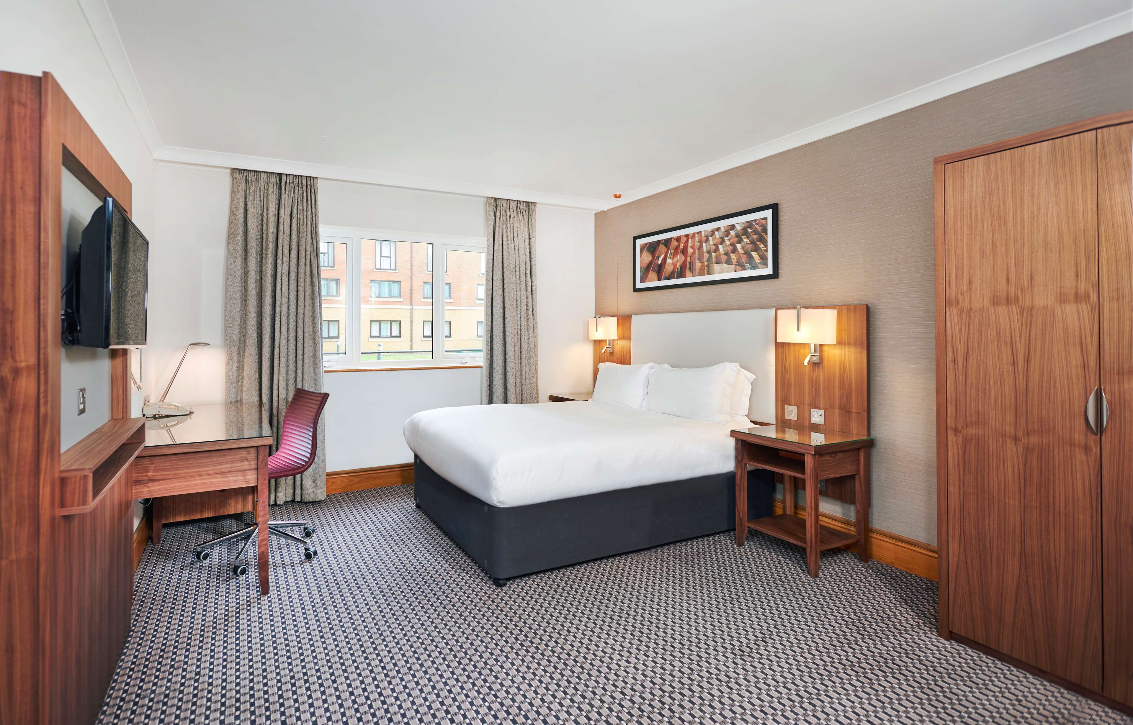 Doubletree by Hilton Hotel Coventry Room Type - QUEEN ACCESSIBLE GUEST RM