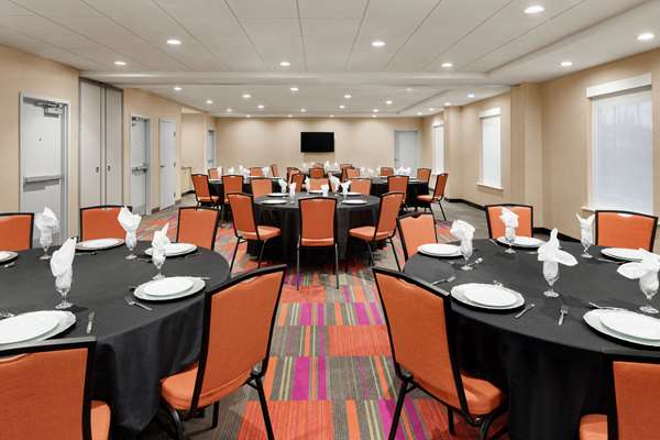 Restaurant - Home2 Suites by Hilton Woodbridge - I-95, Exit 158