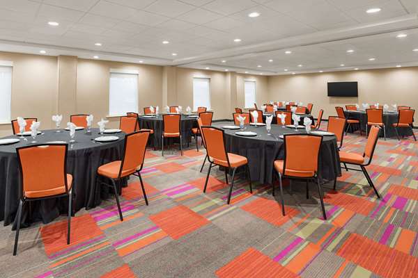 Restaurant - Home2 Suites by Hilton Woodbridge - I-95, Exit 158