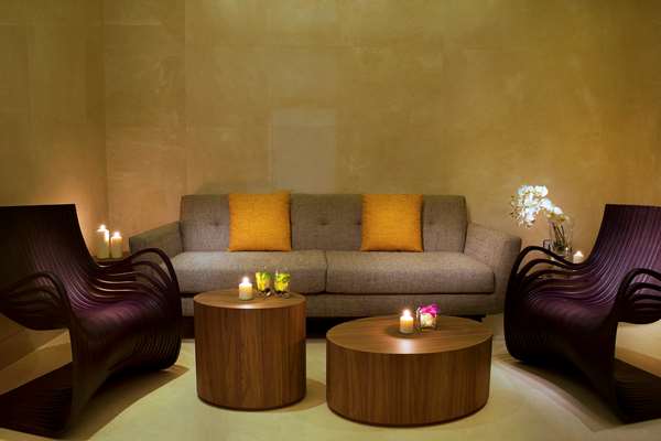 AlRayyan Hotel Doha, Curio Collection by Hilton