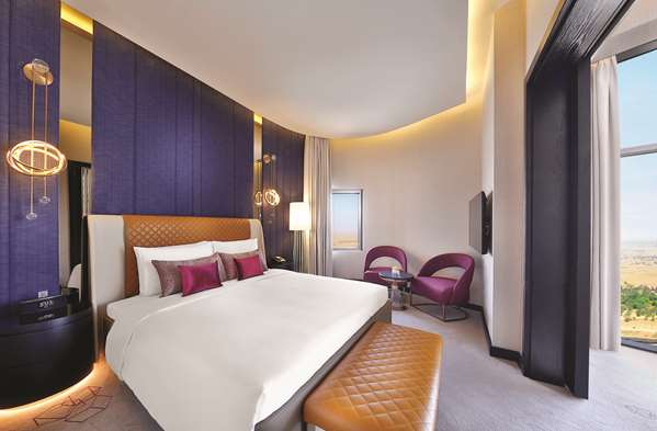 AlRayyan Hotel Doha, Curio Collection by Hilton