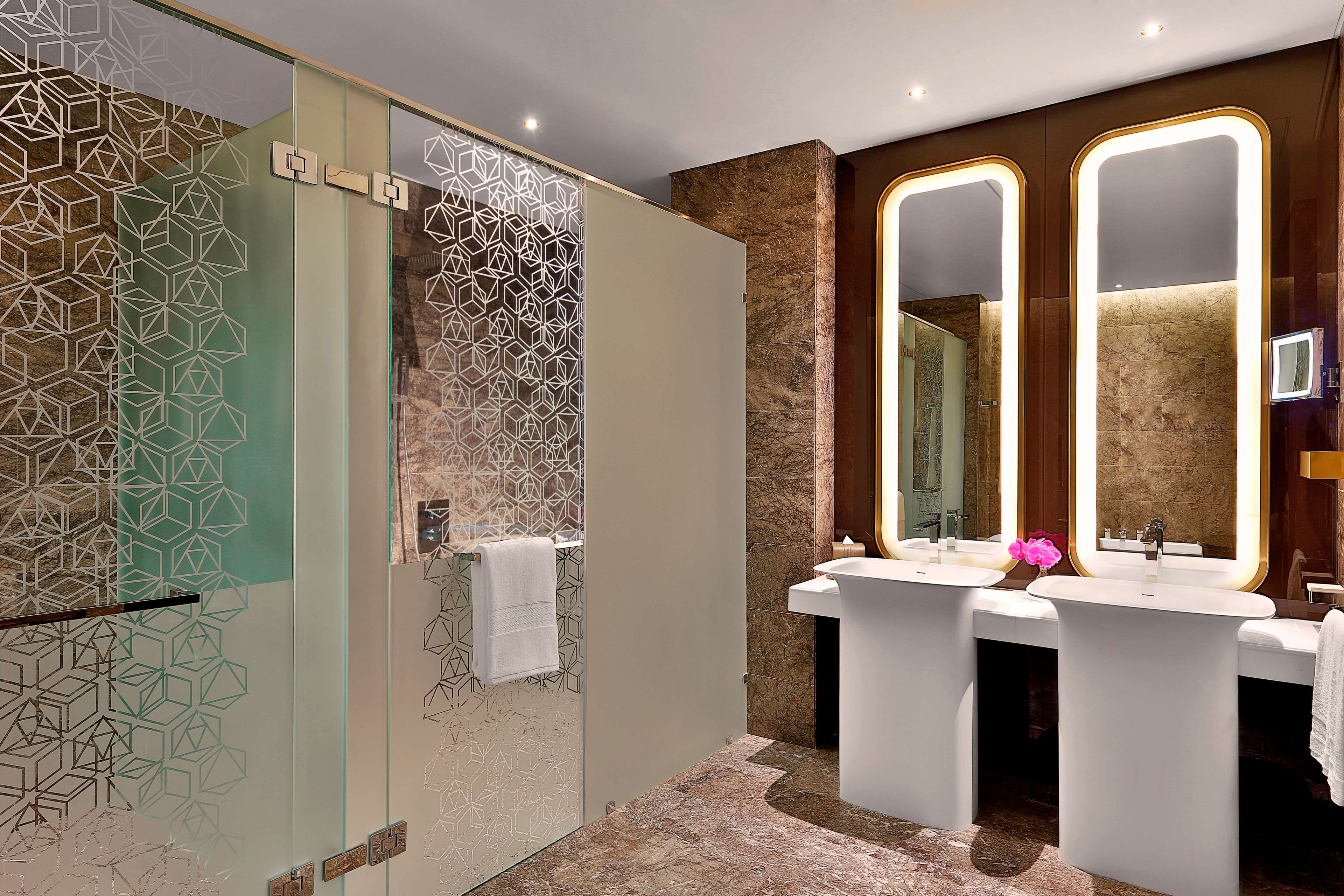 AlRayyan Hotel Doha, Curio a Collection by Hilton Room Type - DELUXE KING SUITE
