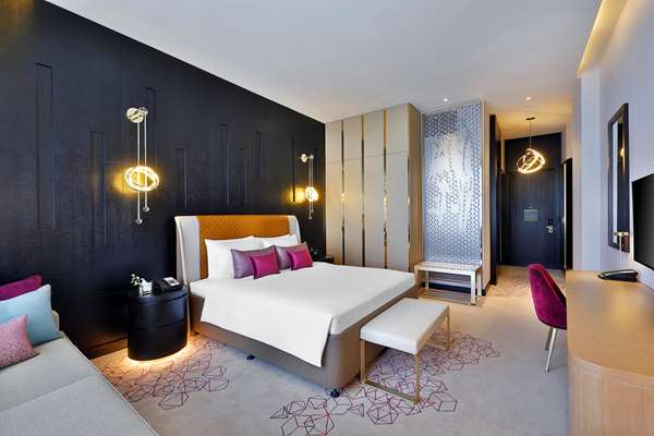ACCESSIBLE KING ROOM