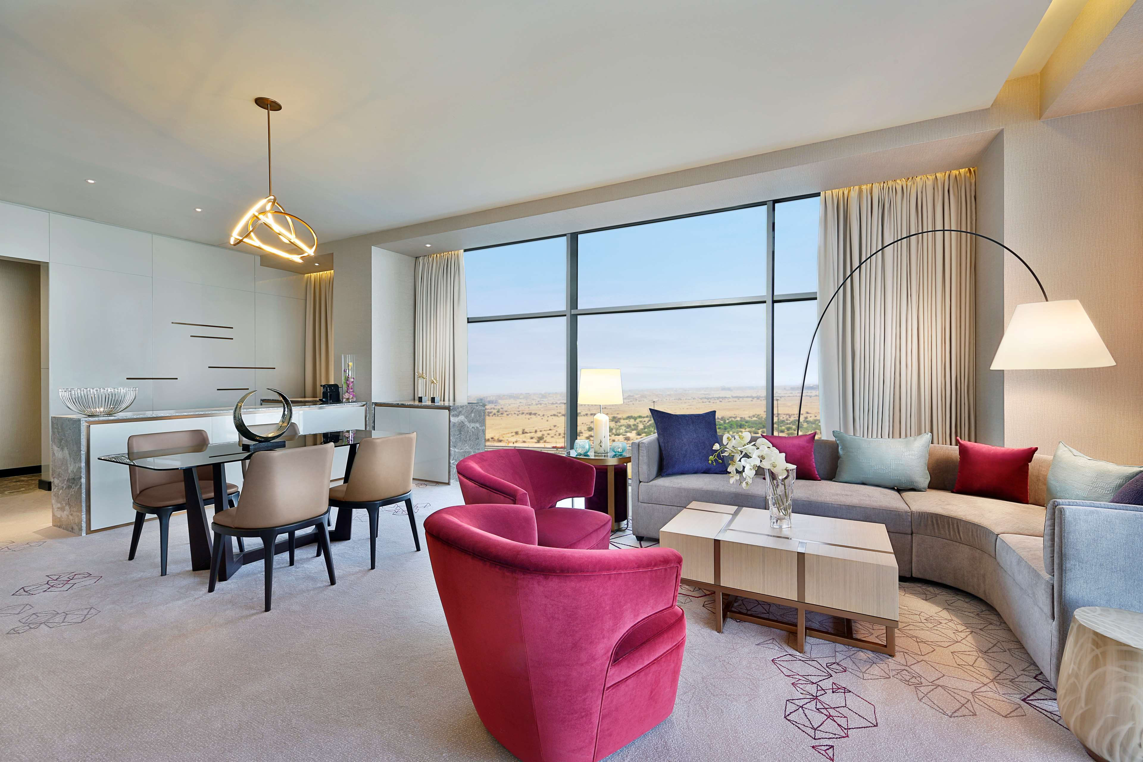 AlRayyan Hotel Doha, Curio a Collection by Hilton Room Type - DIPLOMATIC KING SUITE