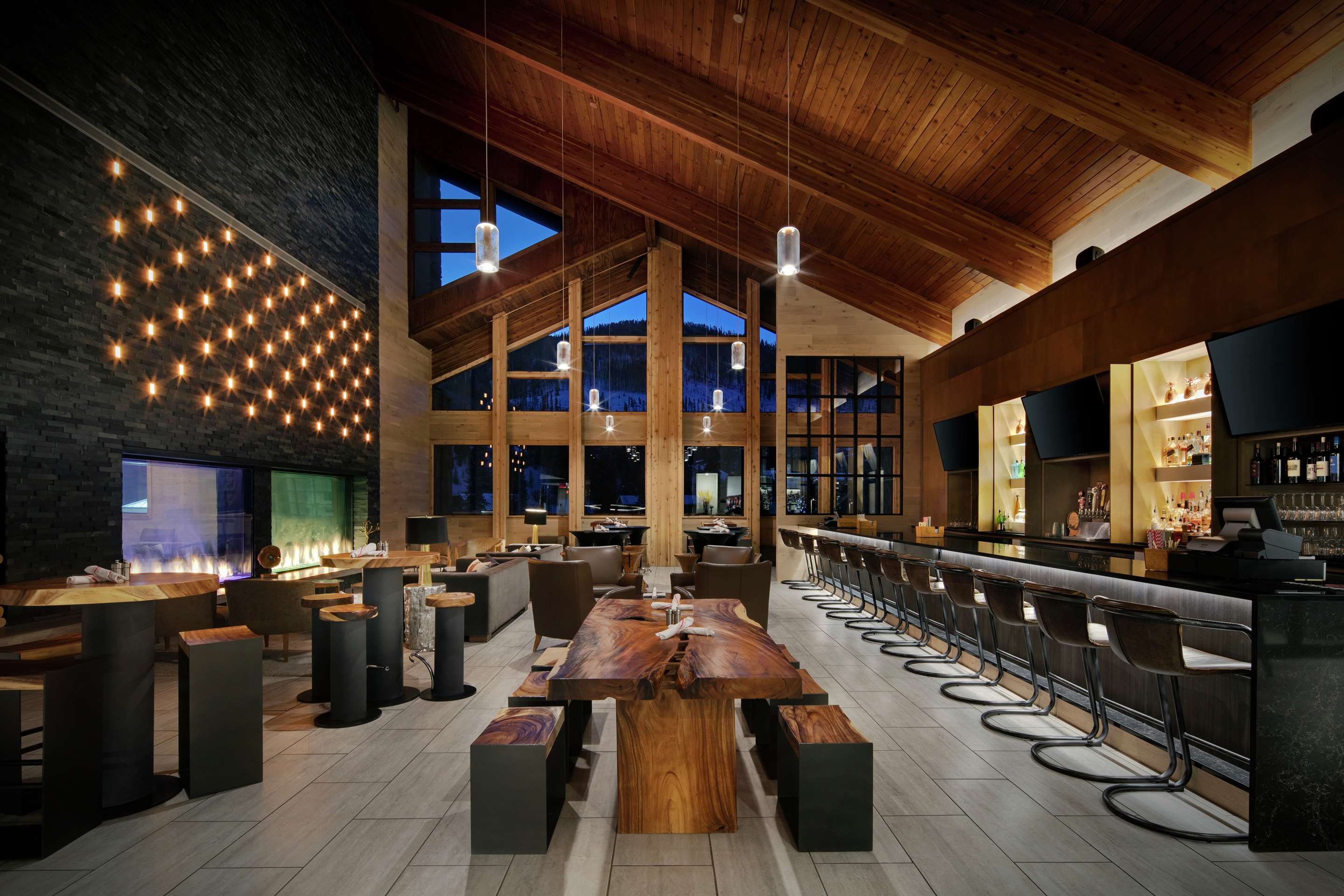 BarLounge | Highline Vail - a DoubleTree by Hilton