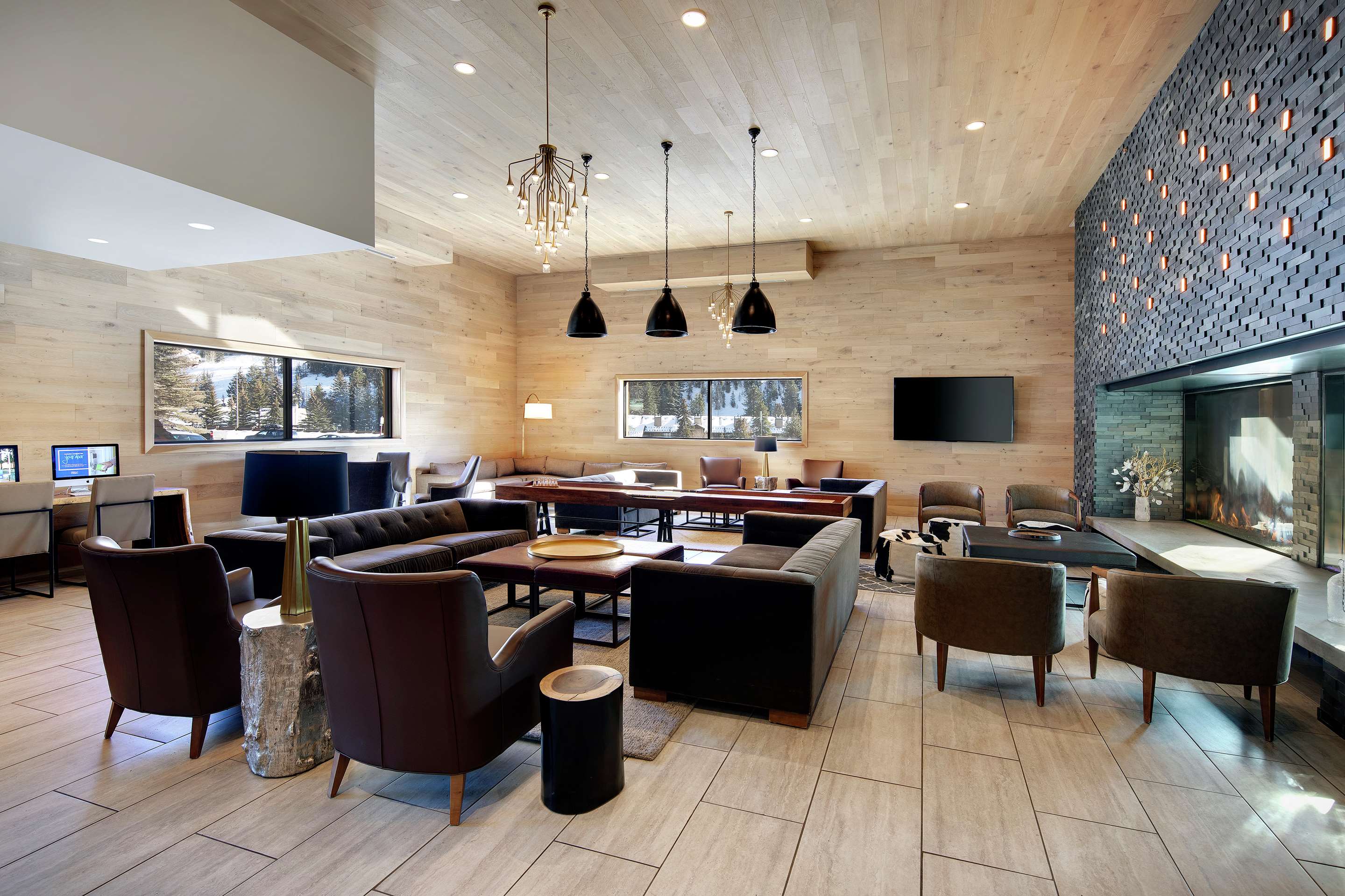 Lobby | Highline Vail - a DoubleTree by Hilton