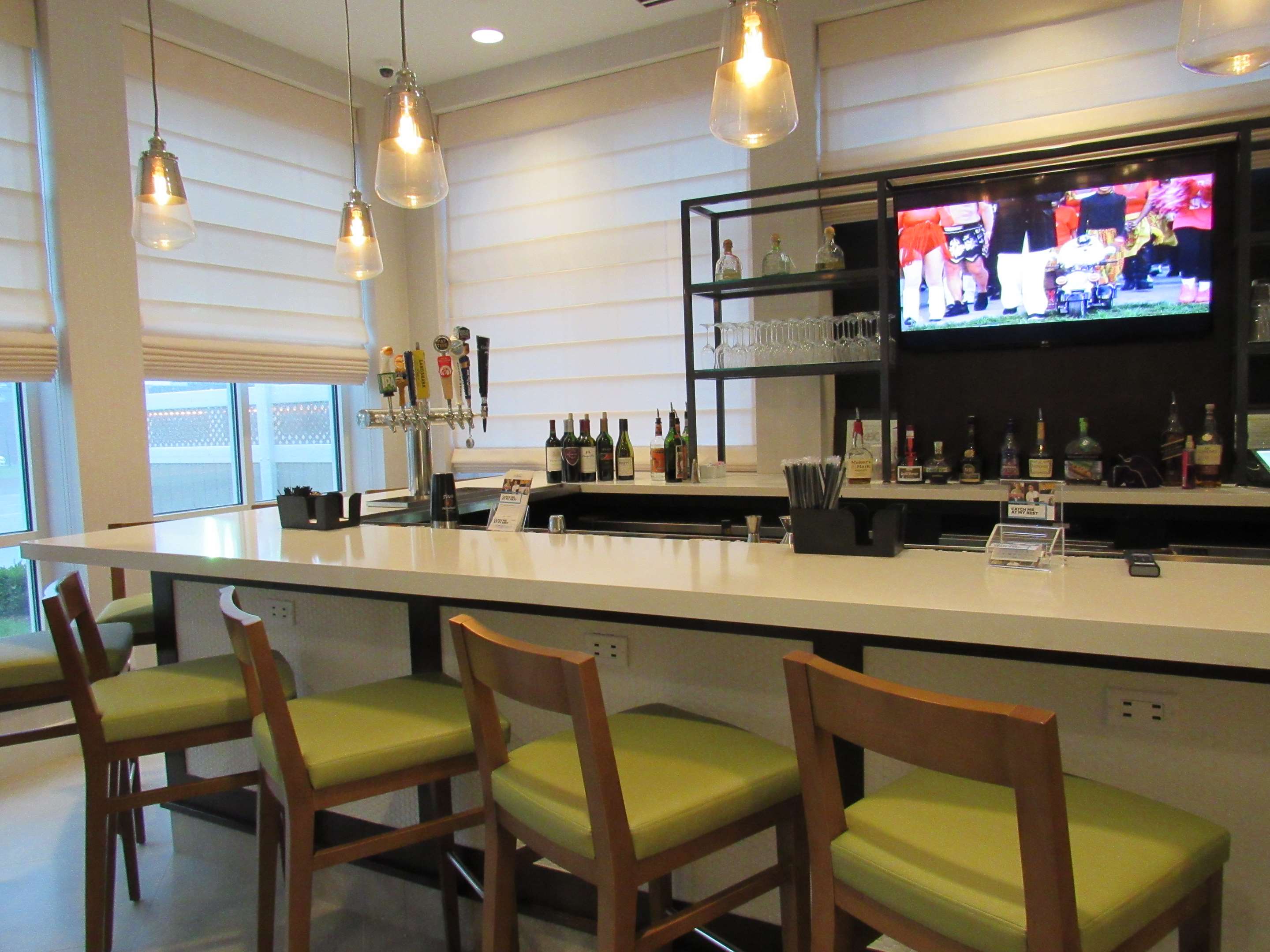 BarLounge | Hilton Garden Inn Springfield
