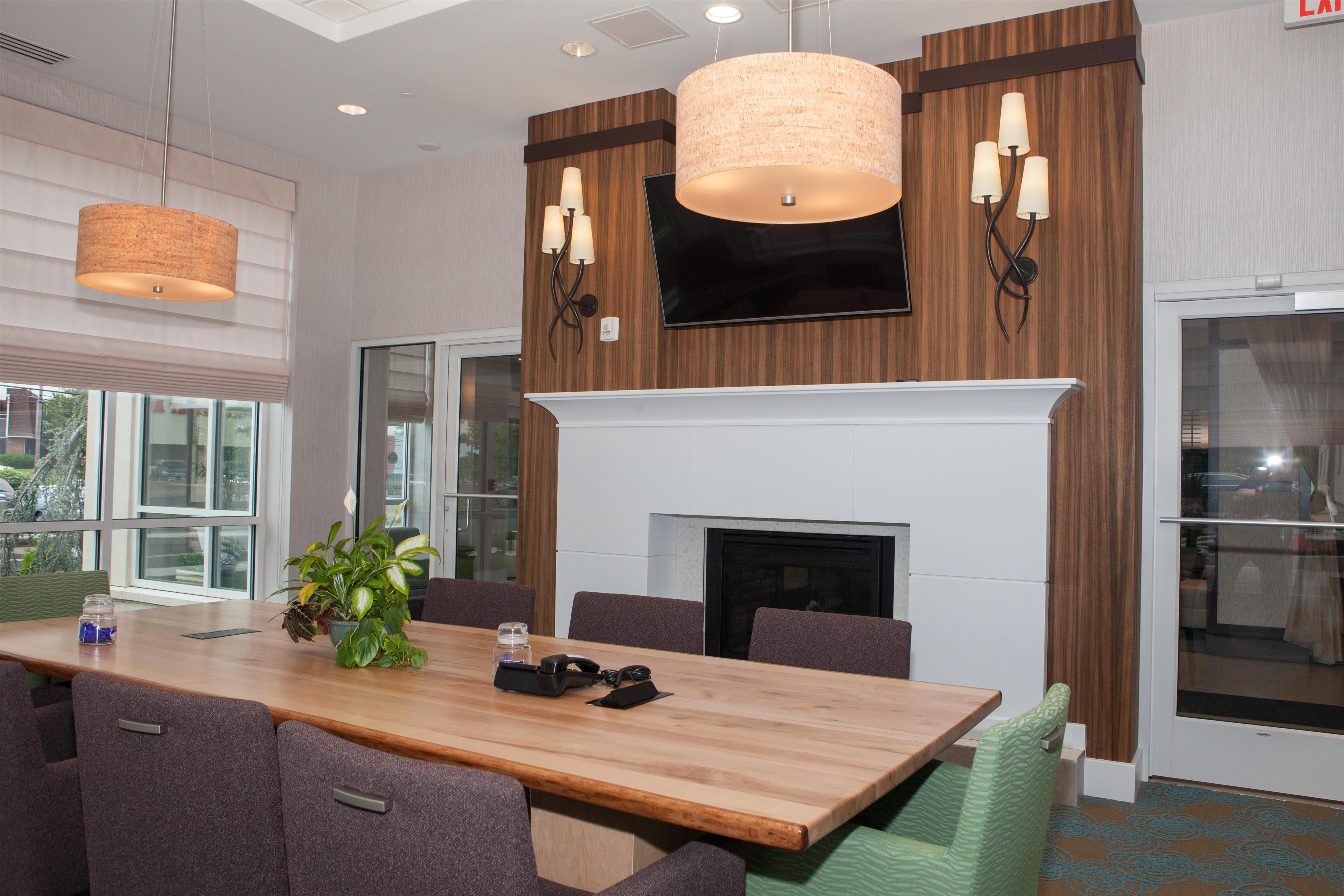 Lobby | Hilton Garden Inn Springfield