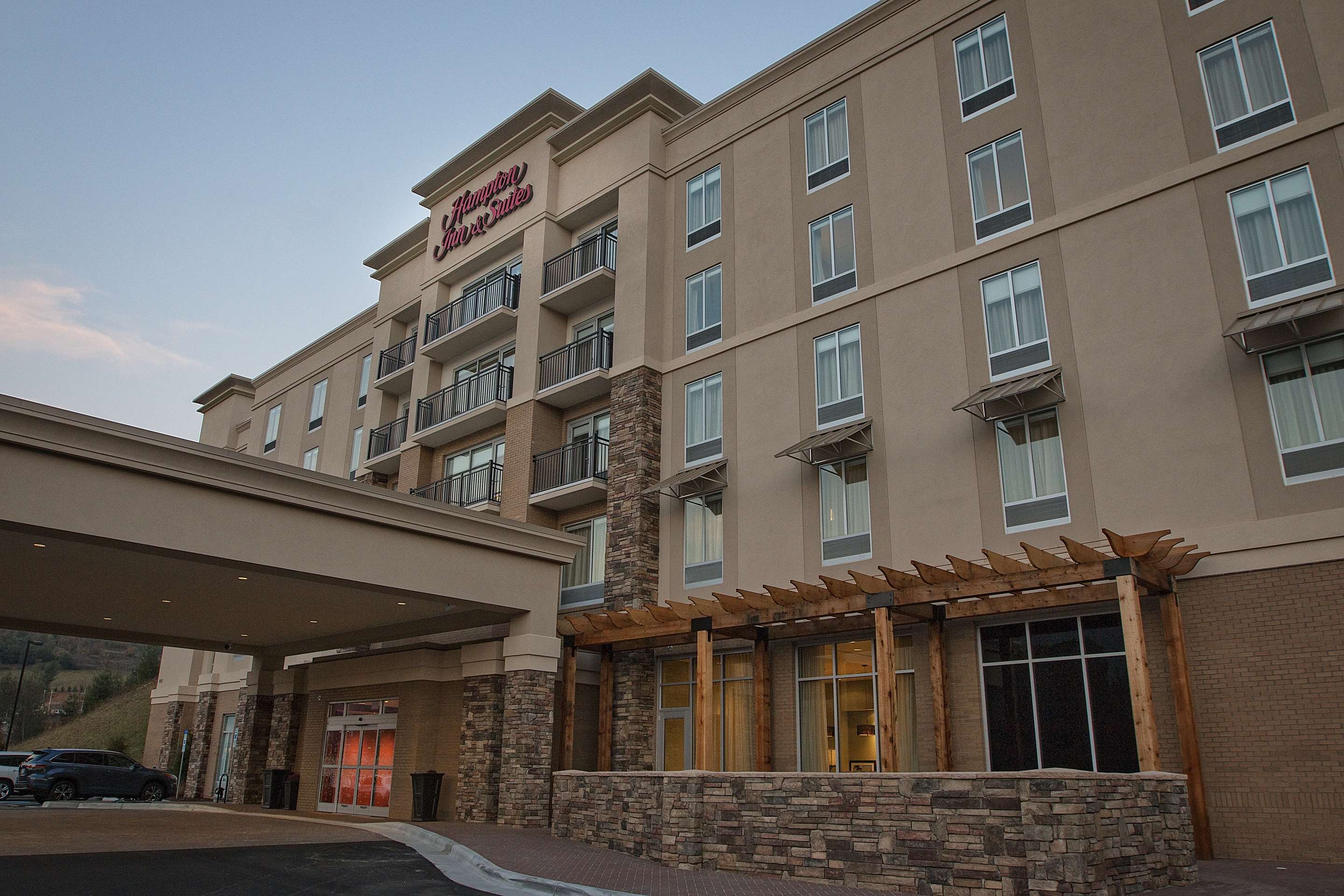 Exterior | Hampton Inn & Suites Boone