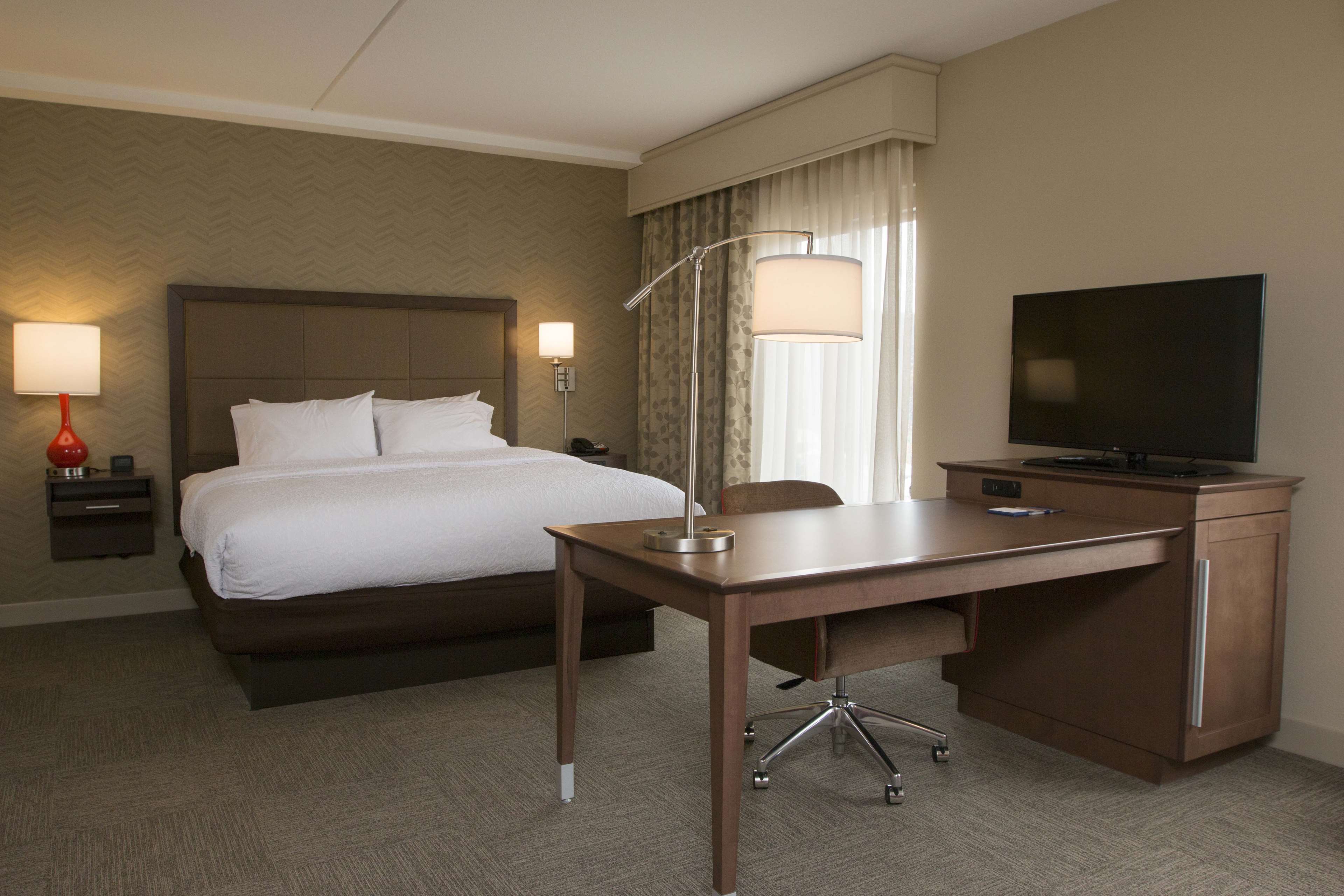 Hampton Inn & Suites by Hilton Boone Room Type - 1KN STDO MIC FRIDG WTBR NS