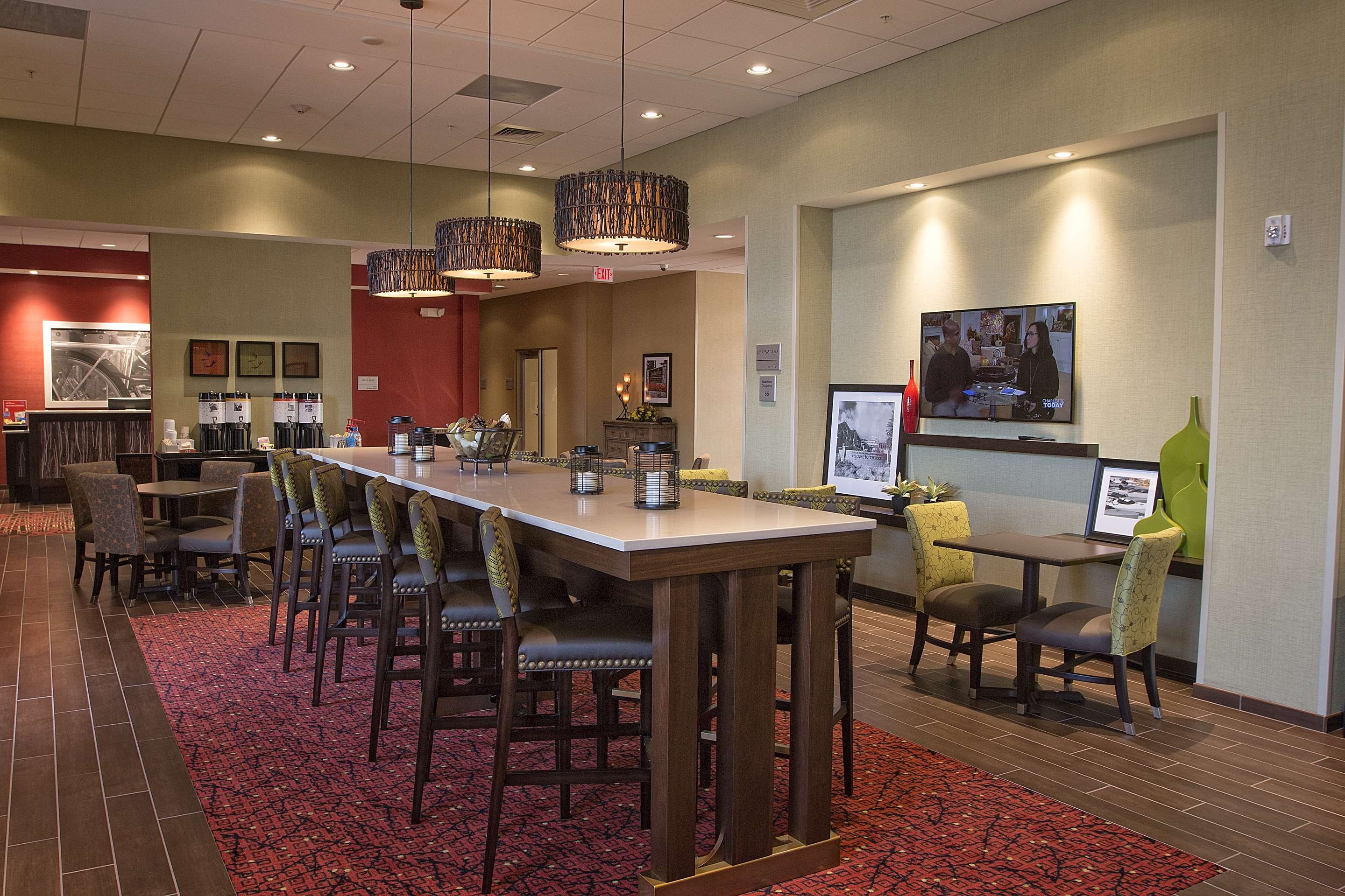 Restaurant | Hampton Inn & Suites Boone