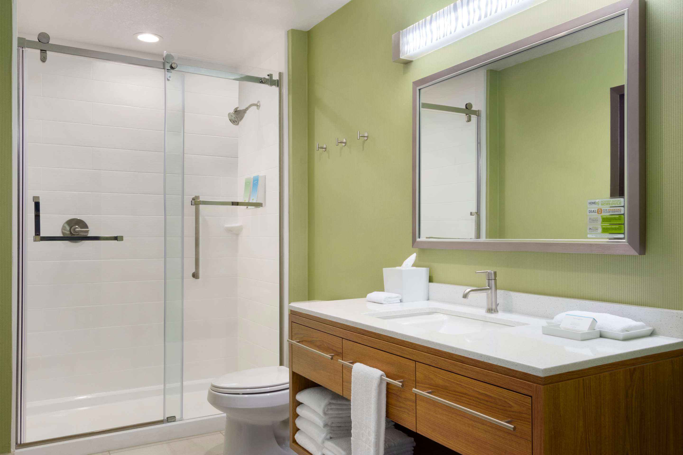 Guest room bath