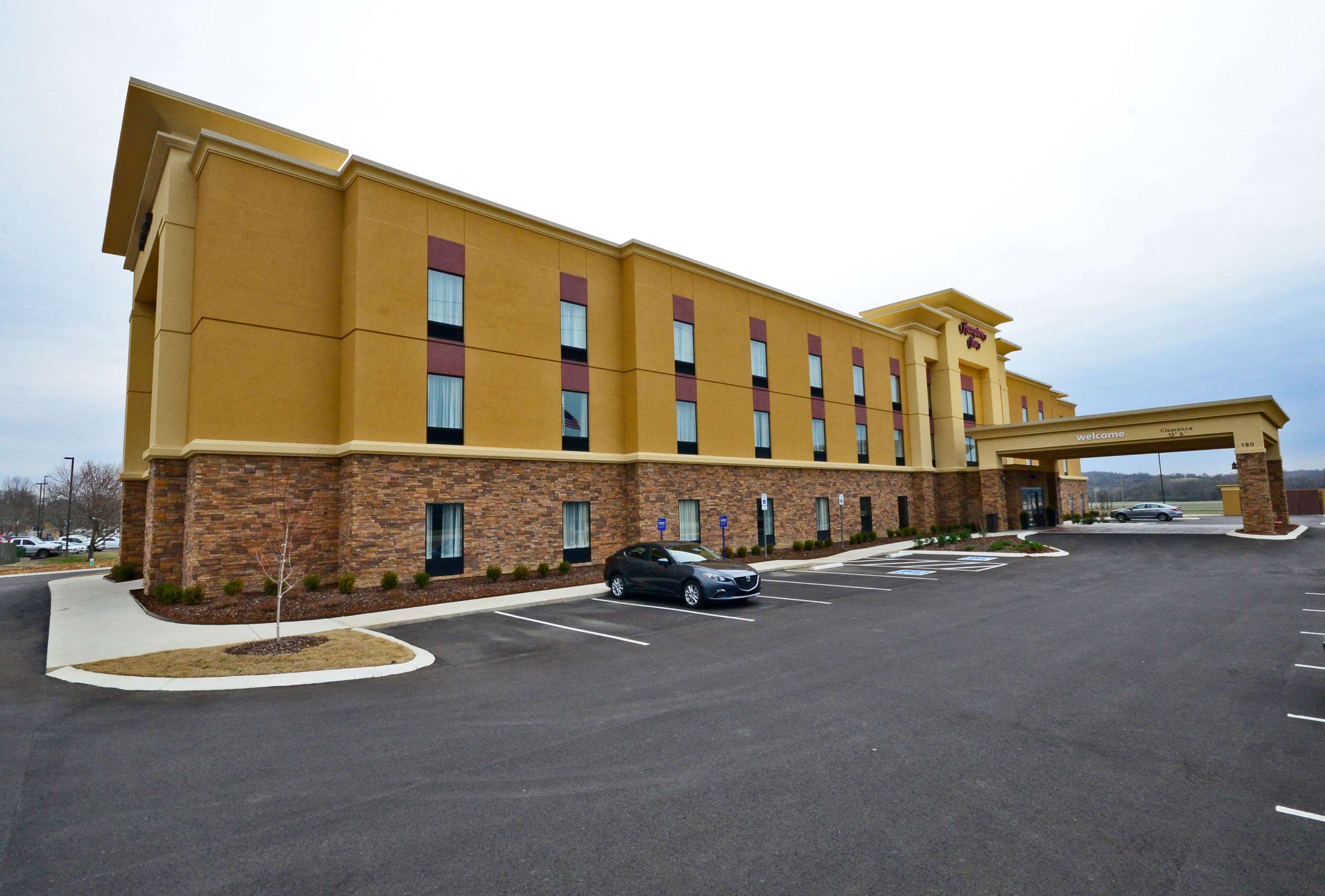 Exterior | Hampton Inn Pulaski