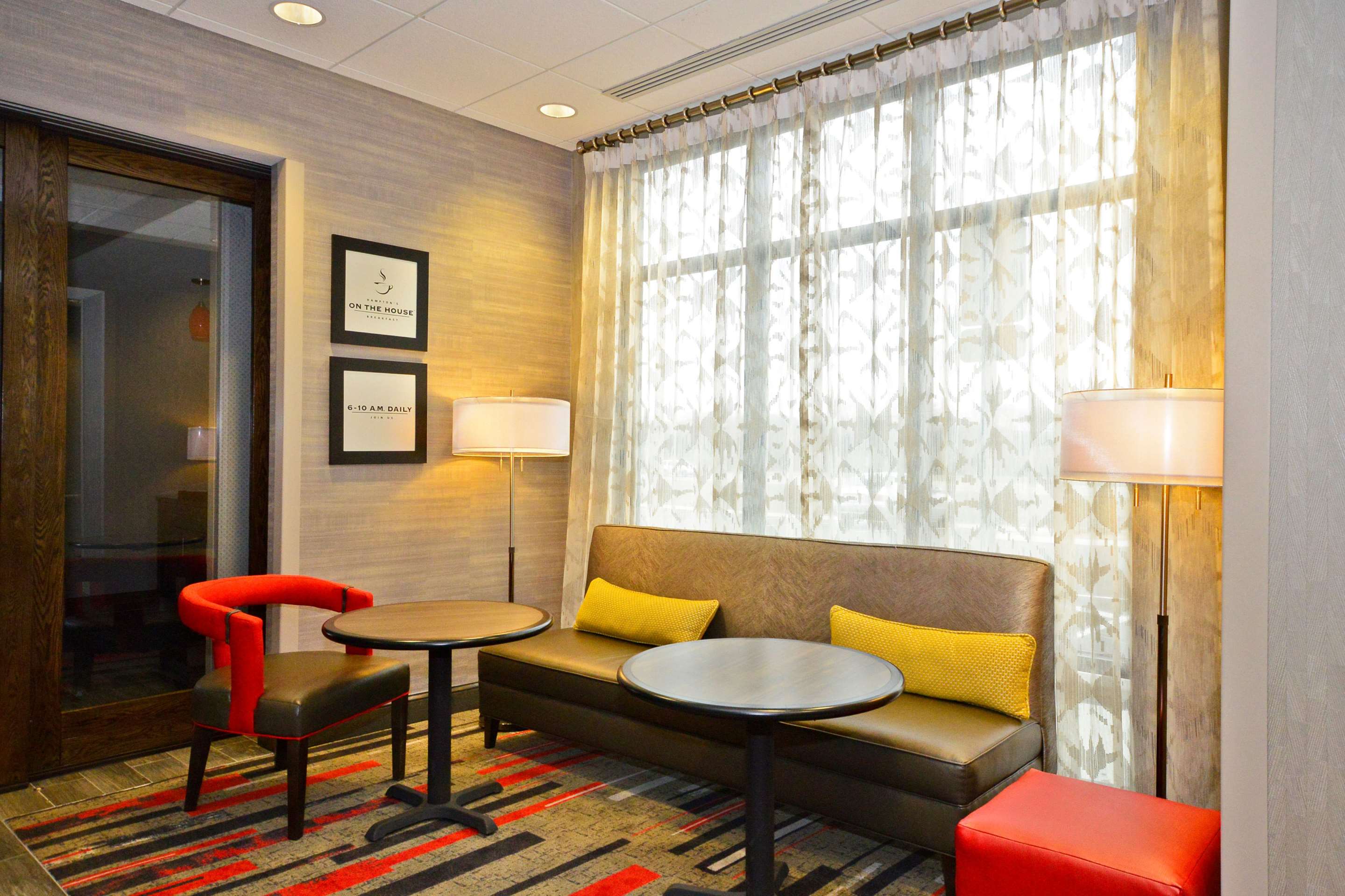 Reception | Hampton Inn Pulaski