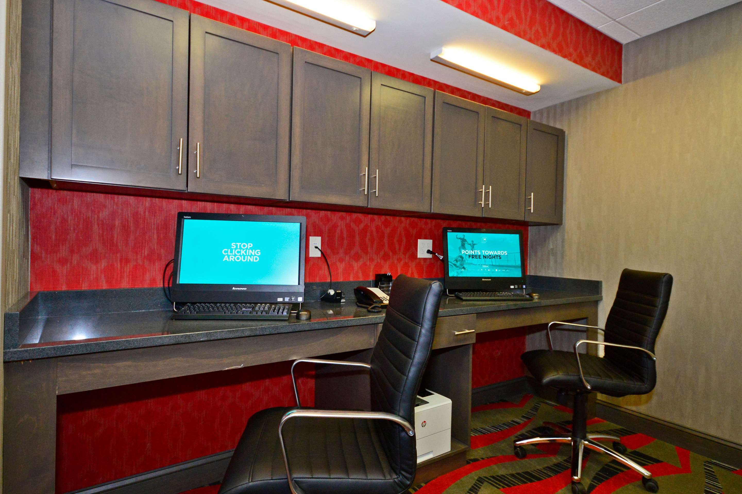 Business Center | Hampton Inn Pulaski