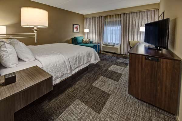  - Hampton Inn & Suites Hendersonville