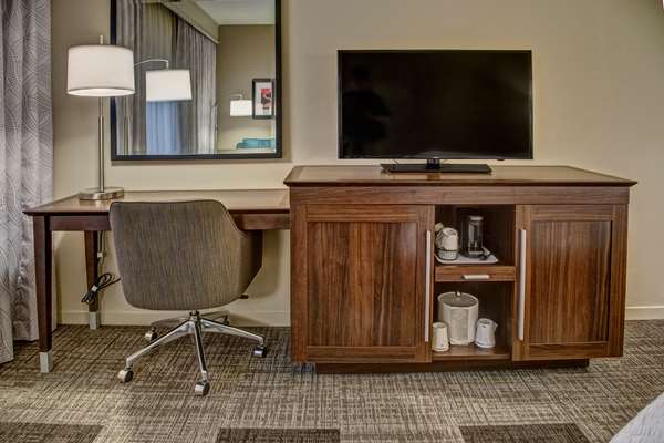  - Hampton Inn & Suites Hendersonville