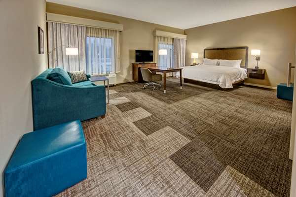  - Hampton Inn & Suites Hendersonville