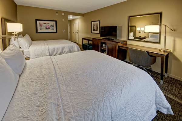  - Hampton Inn & Suites Hendersonville