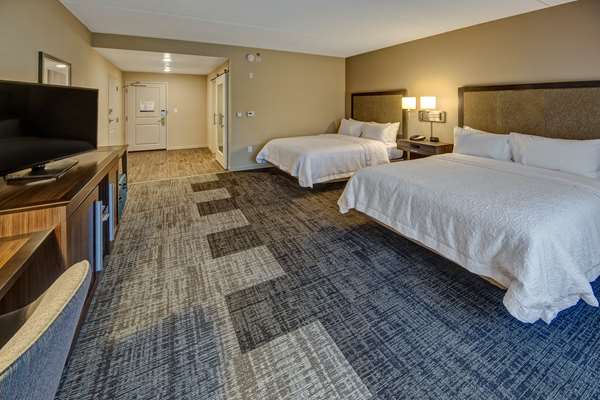 - Hampton Inn & Suites Hendersonville