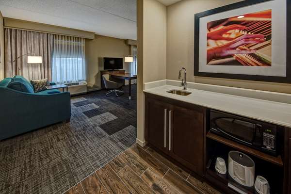  - Hampton Inn & Suites Hendersonville