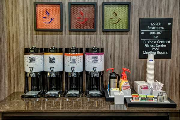 Restaurant - Hampton Inn & Suites Hendersonville