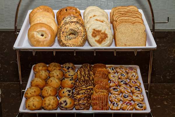 Restaurant - Hampton Inn & Suites Hendersonville