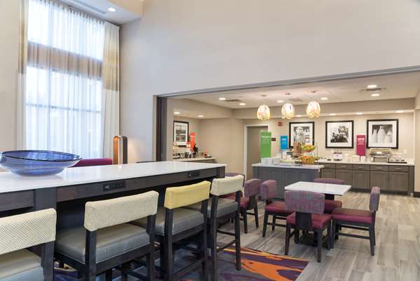 Restaurant - Hampton Inn & Suites West Lafayette