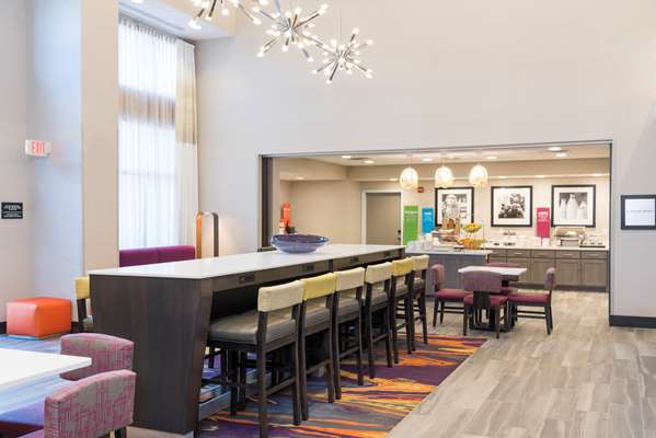 Restaurant - Hampton Inn & Suites West Lafayette