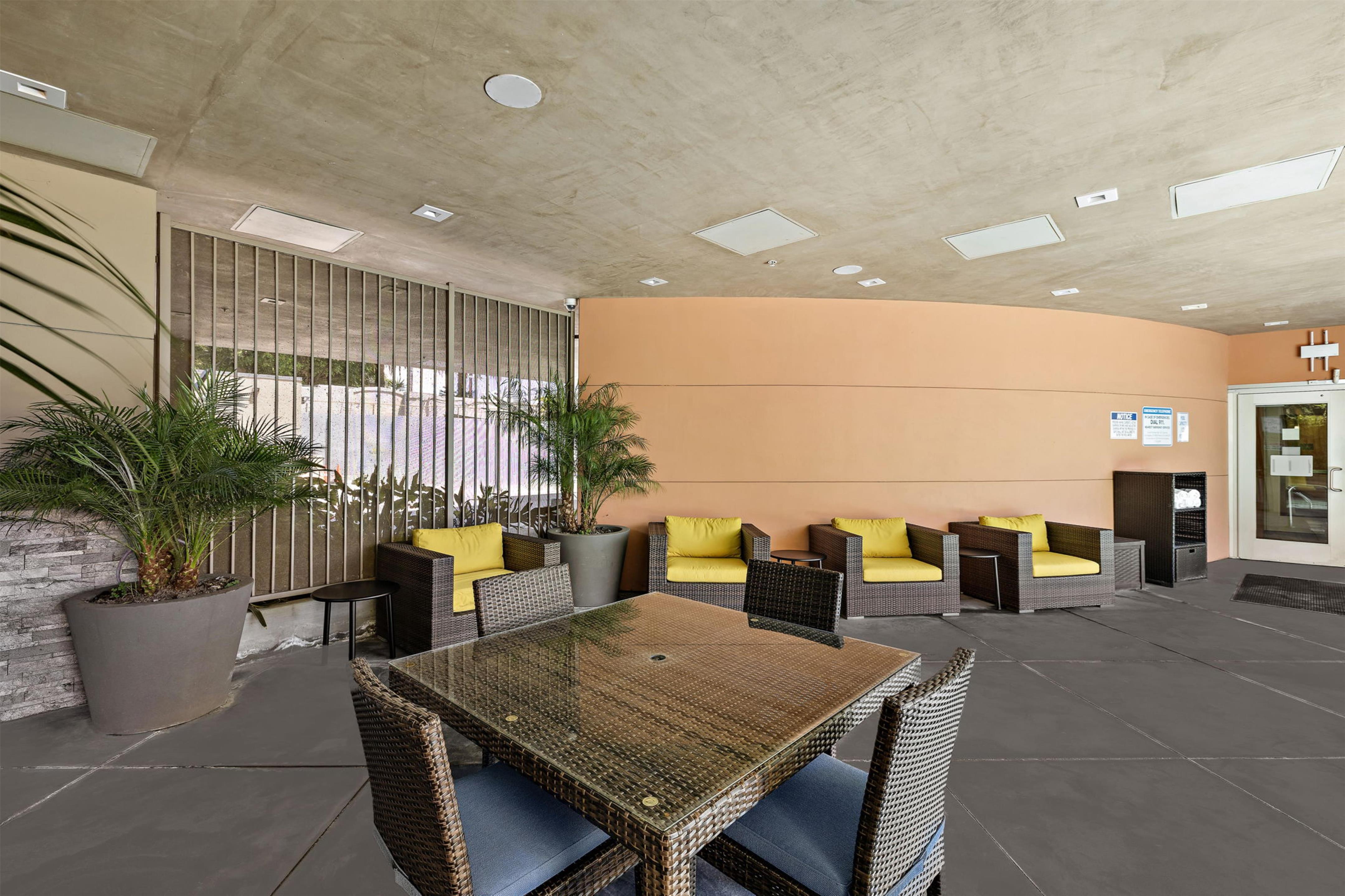 Exterior | Hampton Inn & Suites Los Angeles/Hollywood
