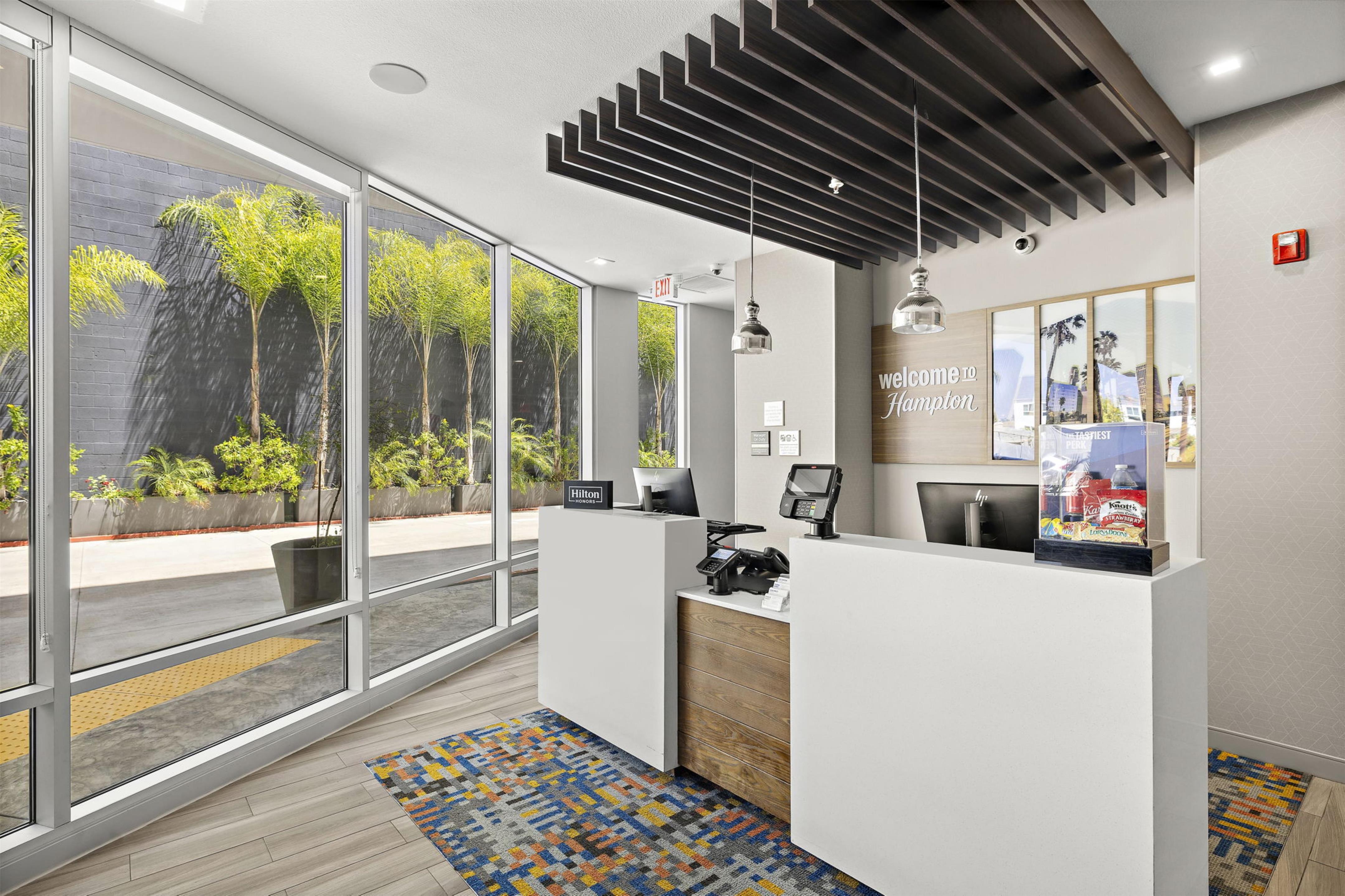 Reception | Hampton Inn & Suites Los Angeles/Hollywood