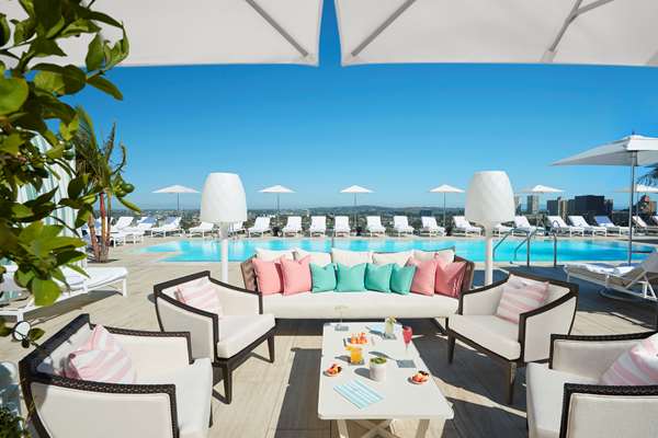 Pool - Waldorf Astoria Hotel Beverly Hills