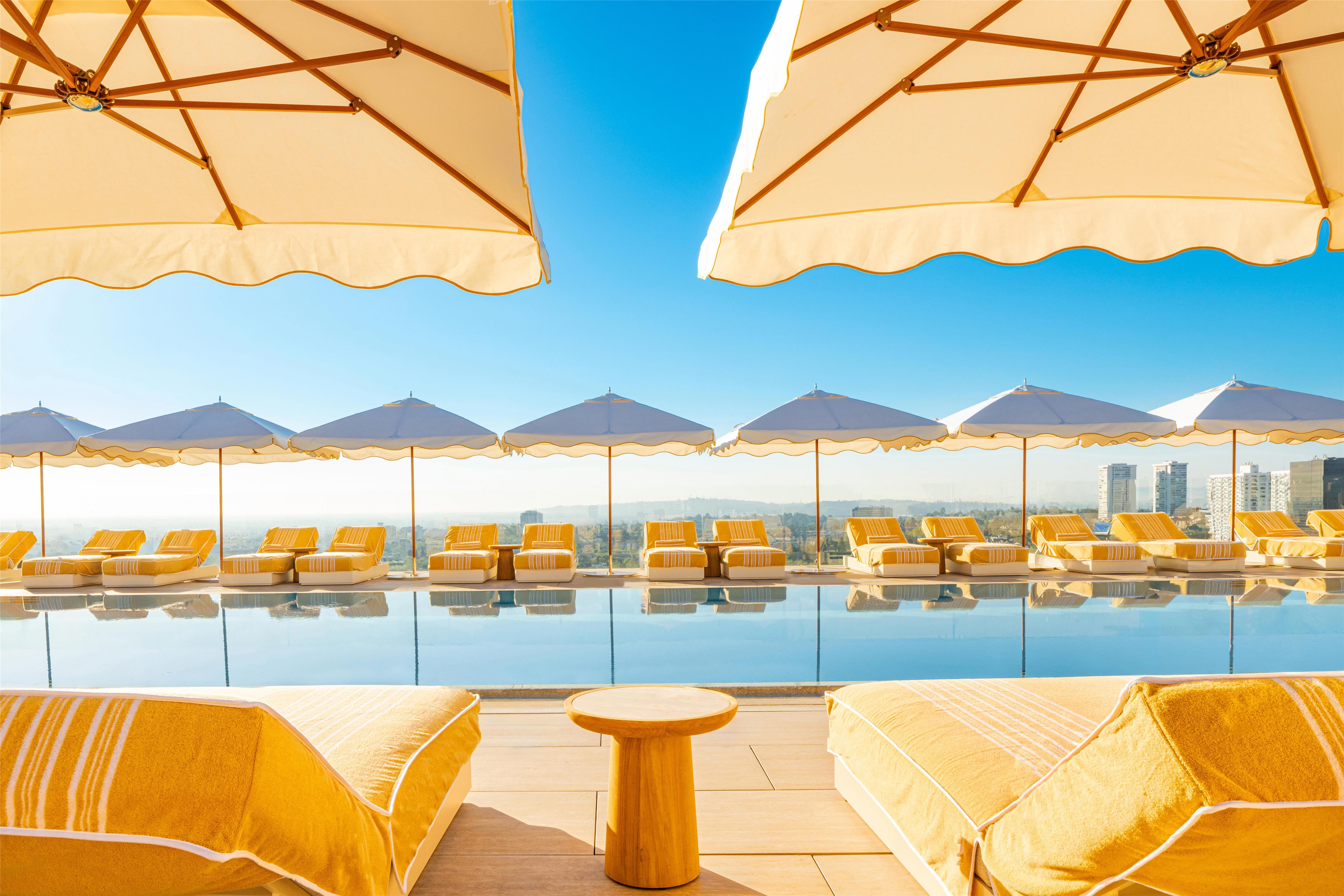Pool | Waldorf Astoria Beverly Hills