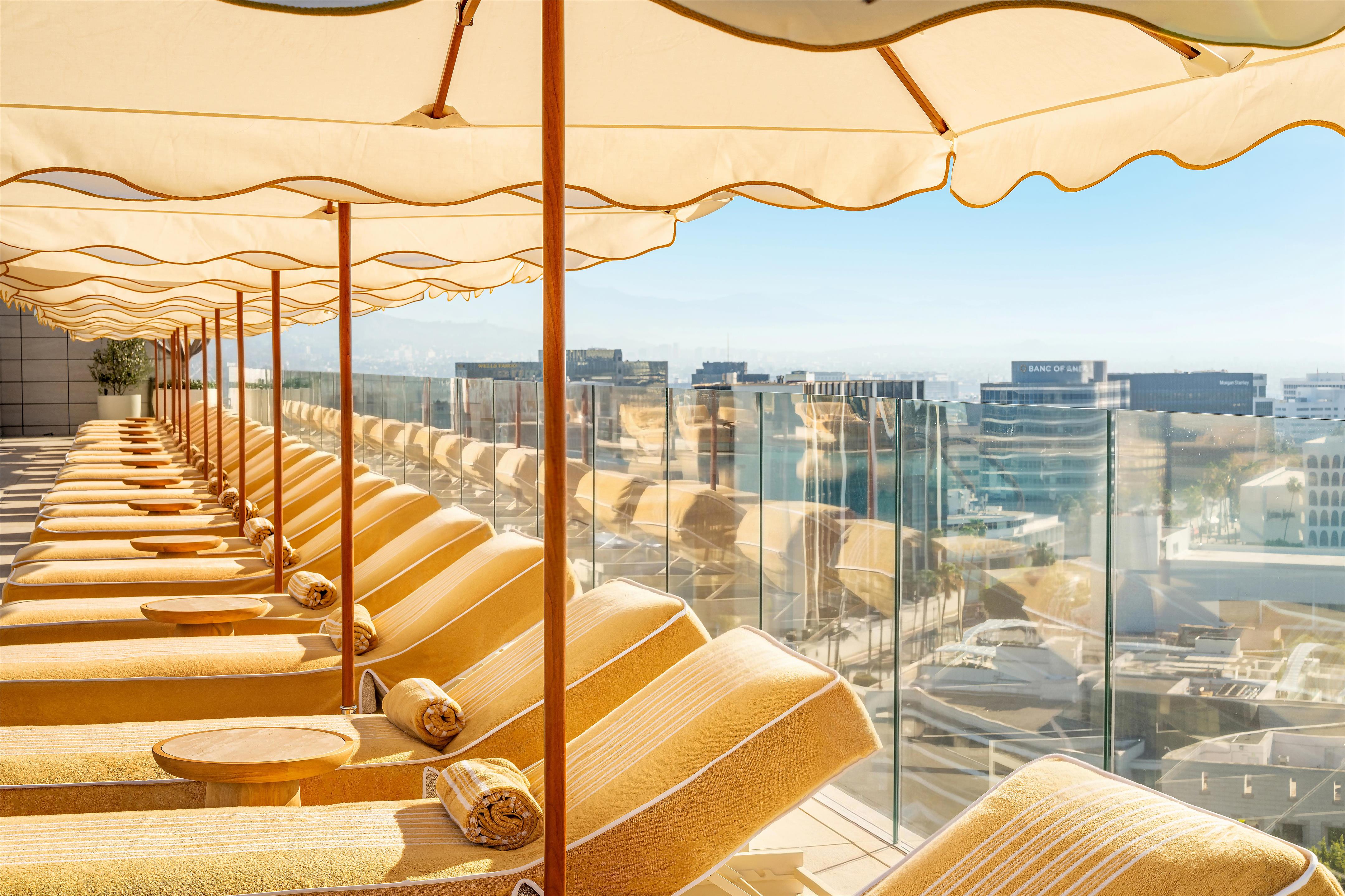 Pool | Waldorf Astoria Beverly Hills