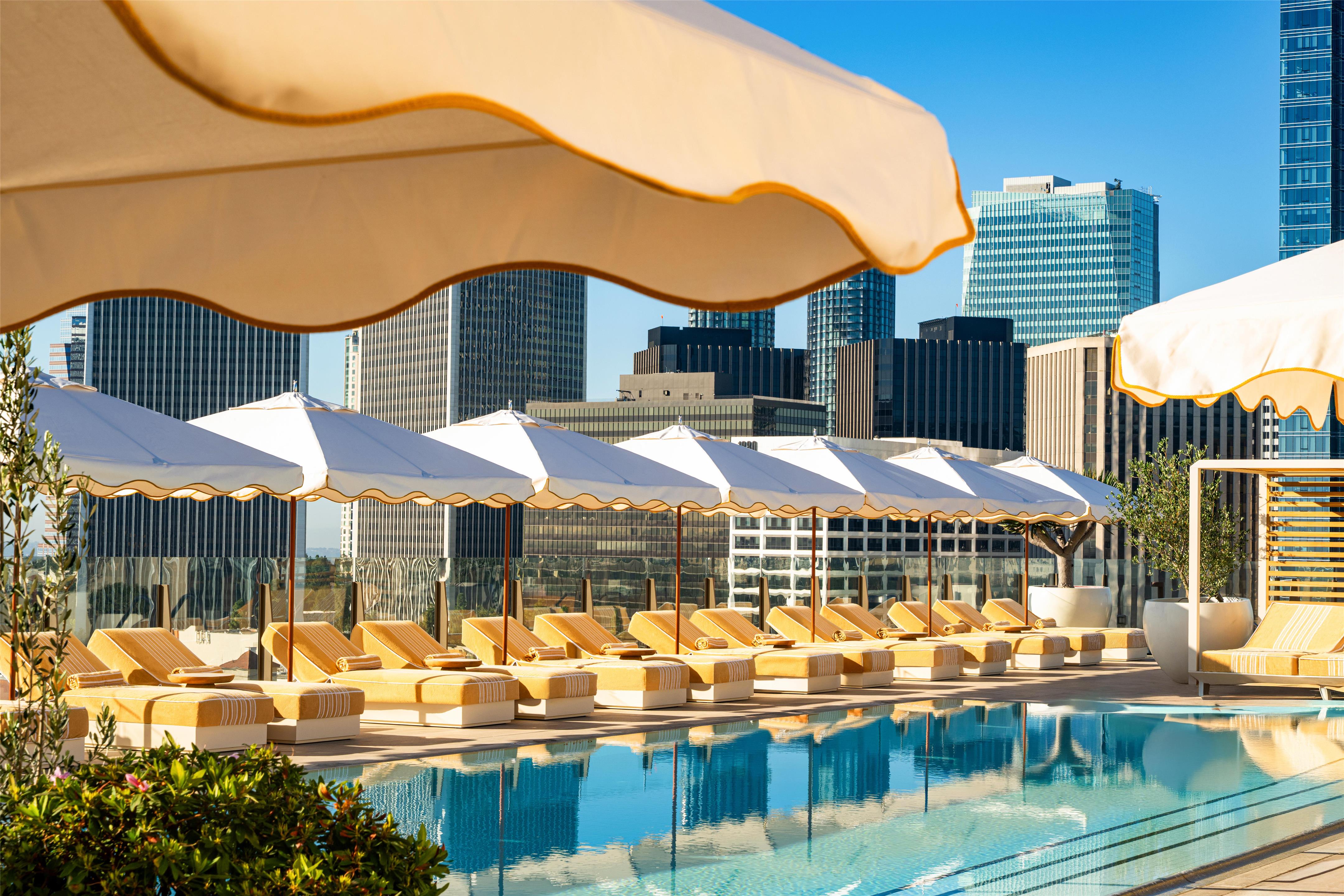 Pool | Waldorf Astoria Beverly Hills