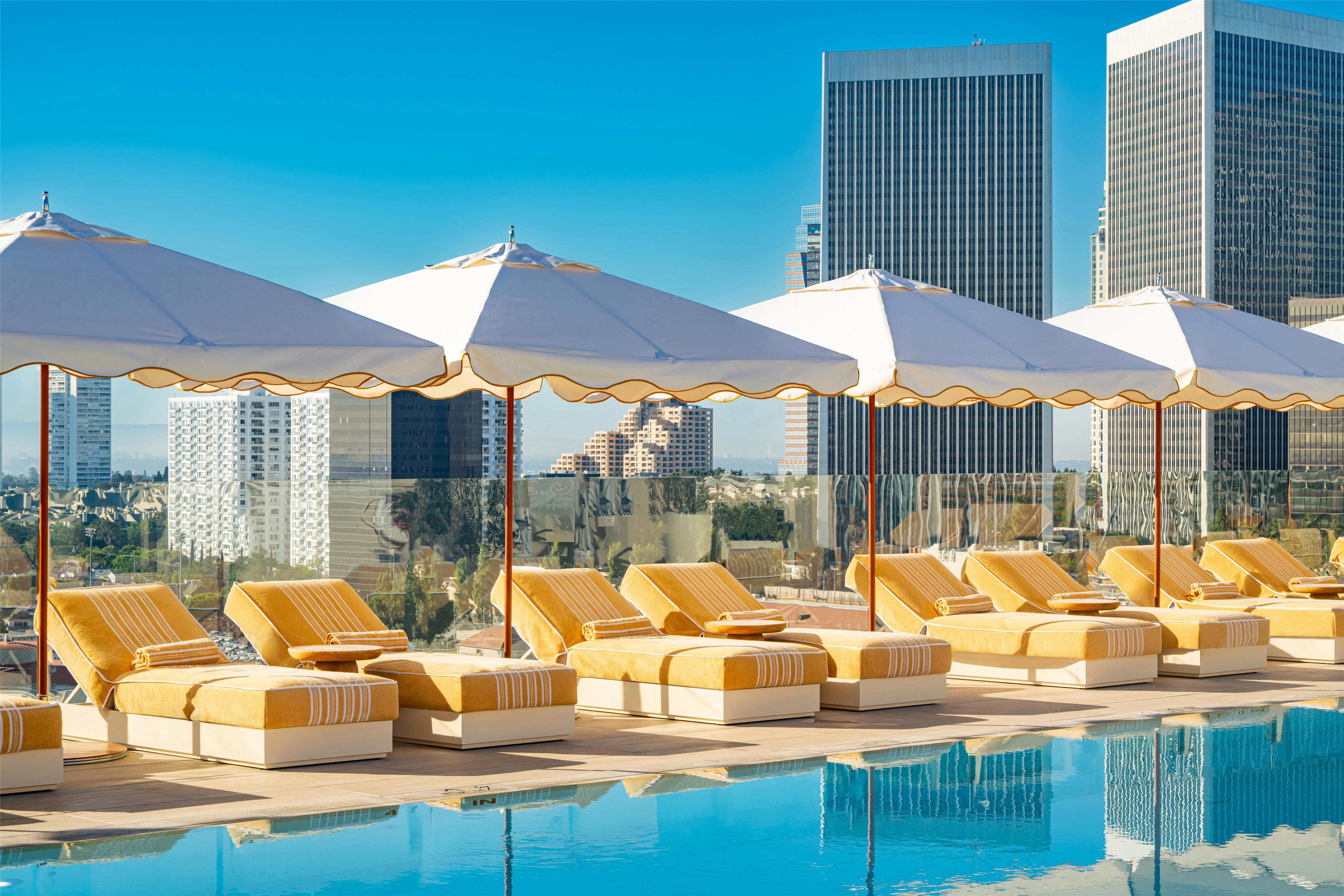 Pool | Waldorf Astoria Beverly Hills