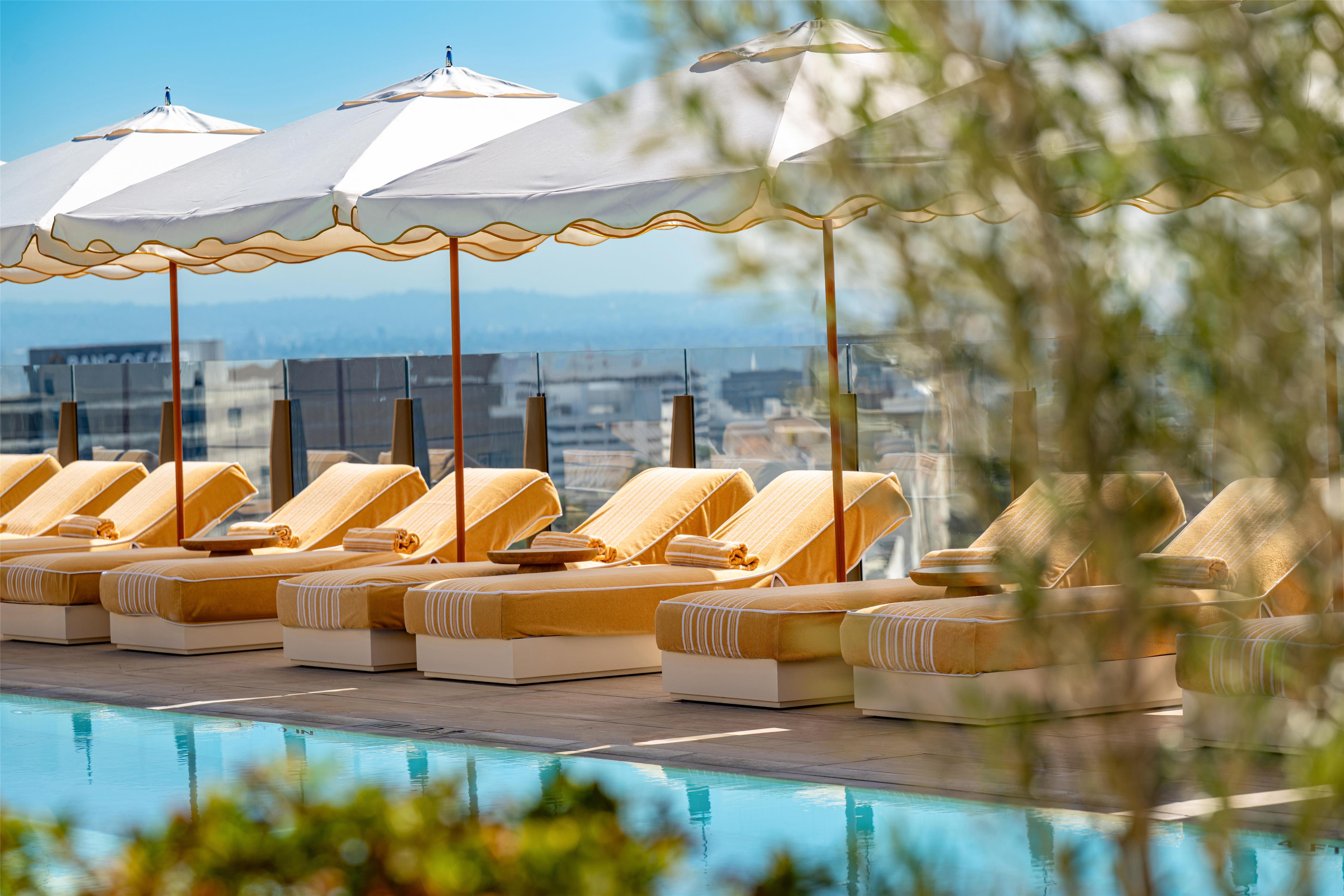 Pool | Waldorf Astoria Beverly Hills