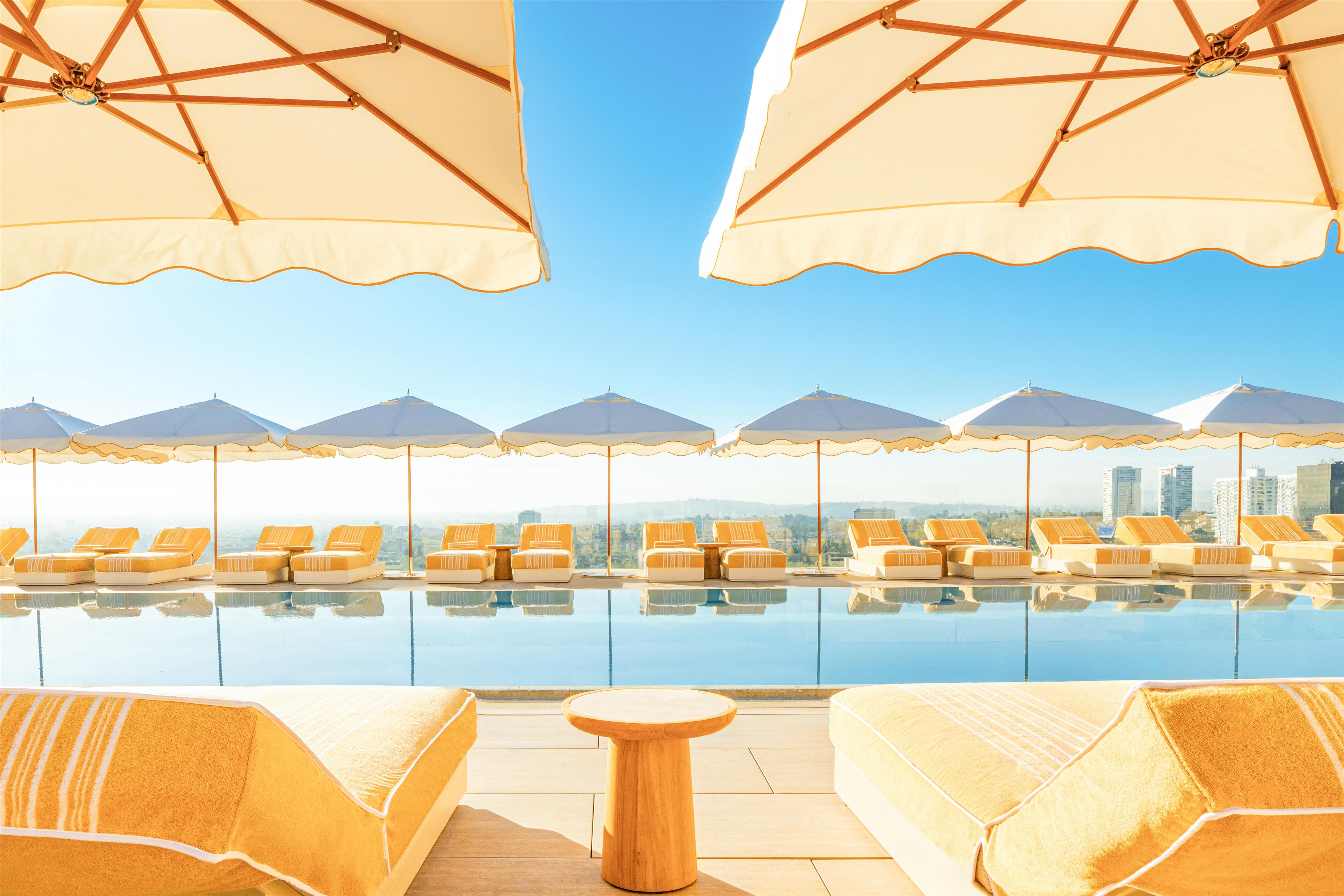 Pool | Waldorf Astoria Beverly Hills