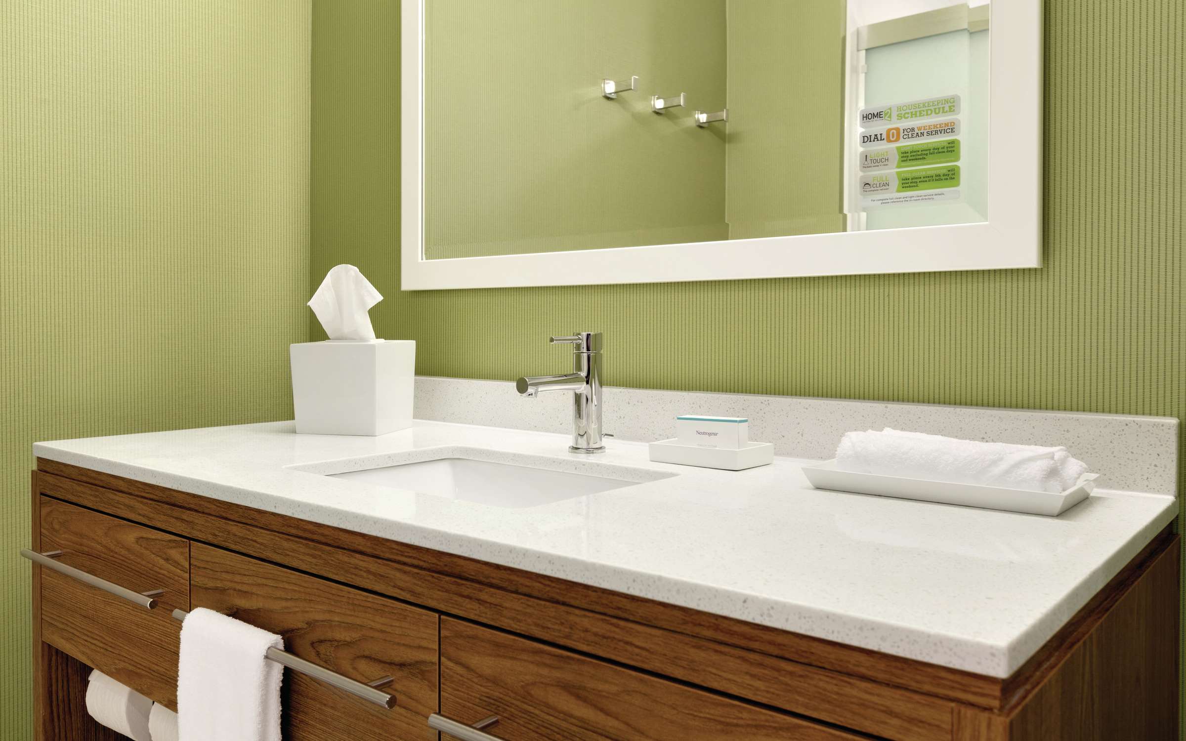 Guest room bath