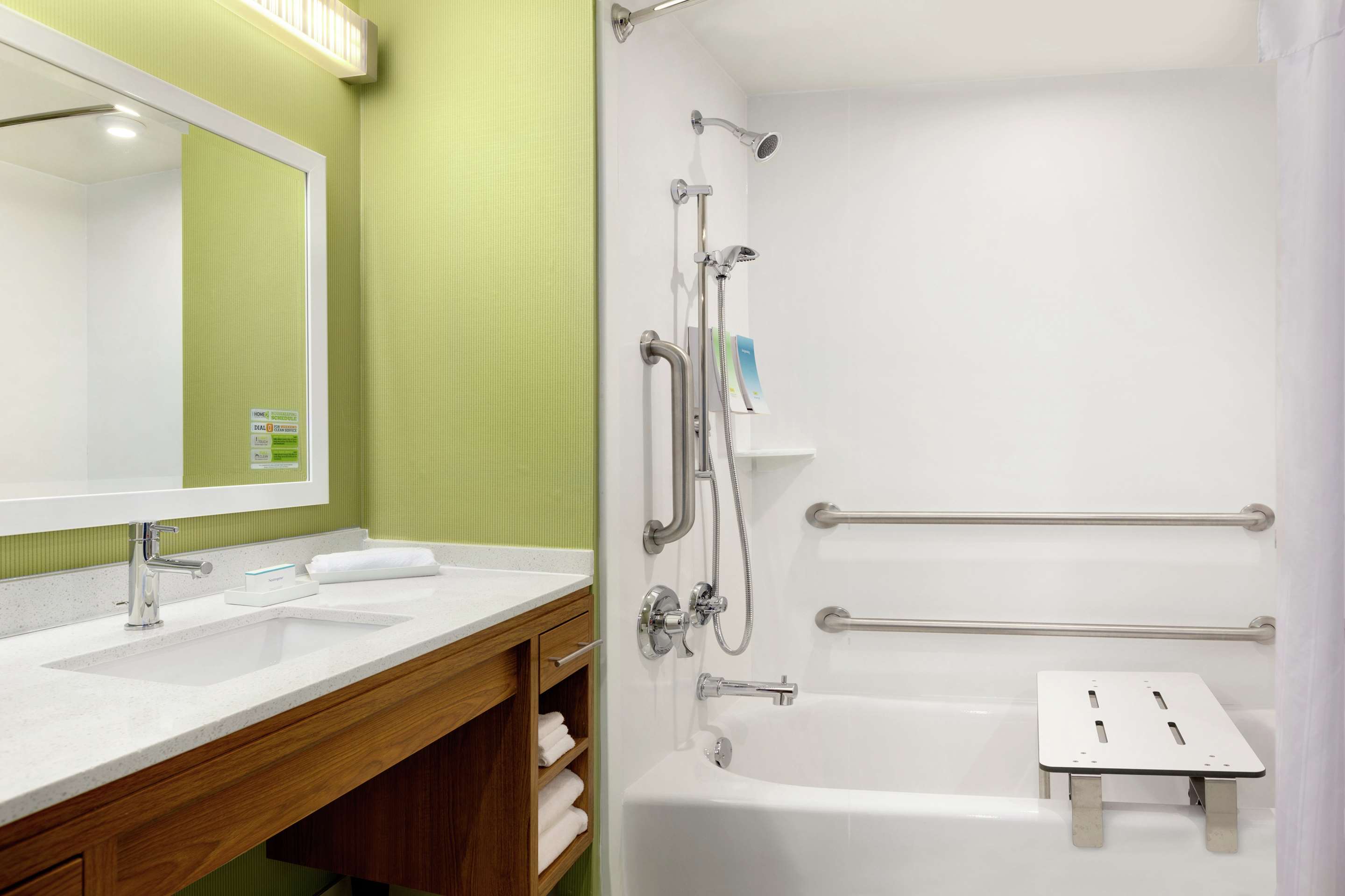 Guest room bath